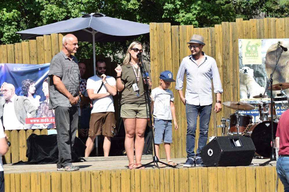 Dag van de adoptieouders in de dierentuin van Brno