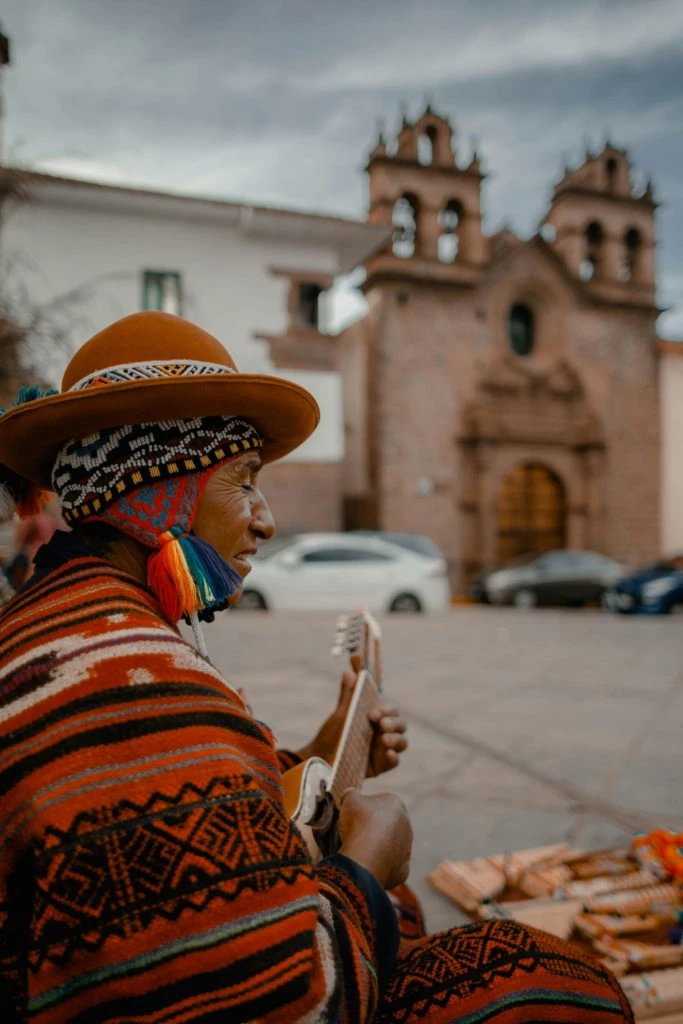 Inwoner van Cuzco in traditionele Inca-kleding